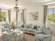  First floor Master Bedroom's Amaryllis Lounge