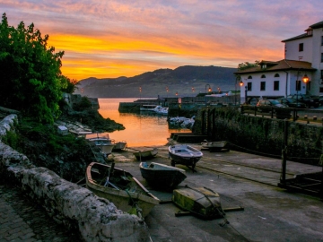 Hotel El Puerto - Hotel & Self-Catering in Mundaka, Basque Country