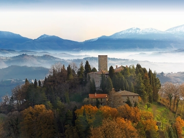 Castello Di Petroia Dimora d'Epoca - Castle hotel in Gubbio, Umbria