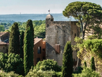Tour Sarrazine de Montaren - Bed and Breakfast in Uzès, Occitanie
